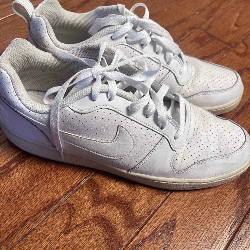 Men’s Nike White Sneakers